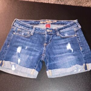 Blue Distressed Denim Shorts Arizona size 1 summer time